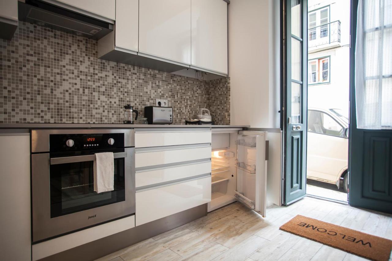 024 C - Tiles House